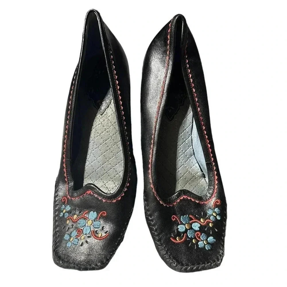 Indigo Women's Black Leather Hand Embroidered Square Toe Pump Shoes Size 9m